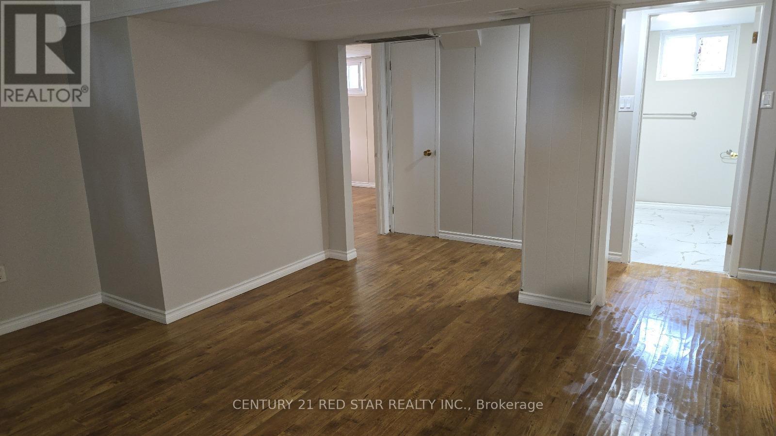 235 Mary Street, Oakville, Ontario  L6K 1S5 - Photo 15 - W12445753