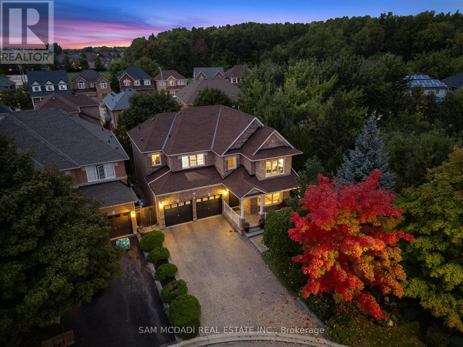 3859 Pondview Way, Mississauga (Lisgar), Ontario  L5N 8K1 - Photo 1 - W12445757