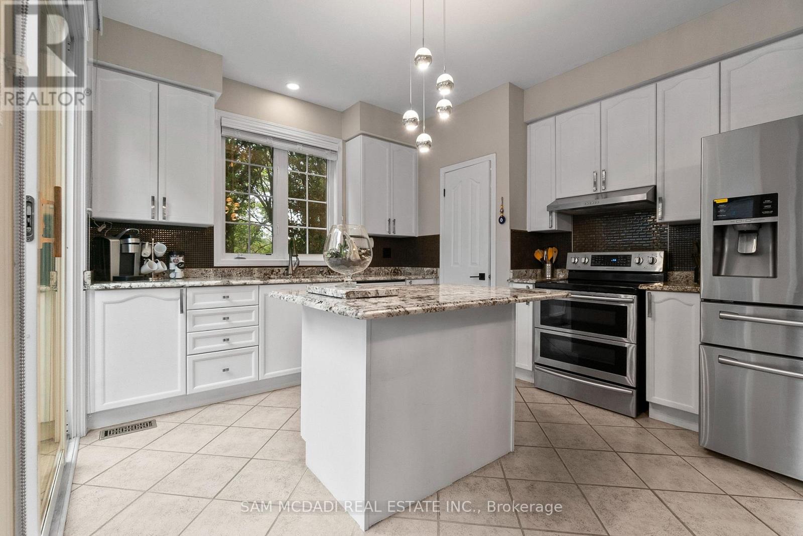 3859 Pondview Way, Mississauga (Lisgar), Ontario  L5N 8K1 - Photo 14 - W12445757