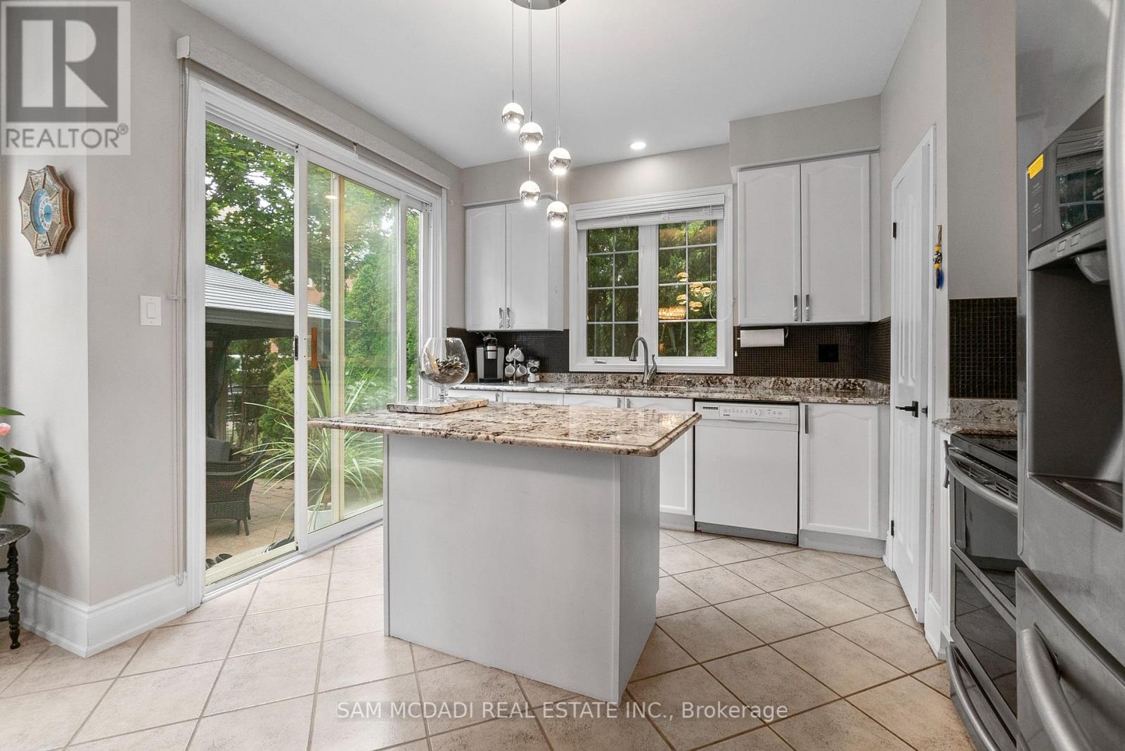 3859 Pondview Way, Mississauga (Lisgar), Ontario  L5N 8K1 - Photo 16 - W12445757