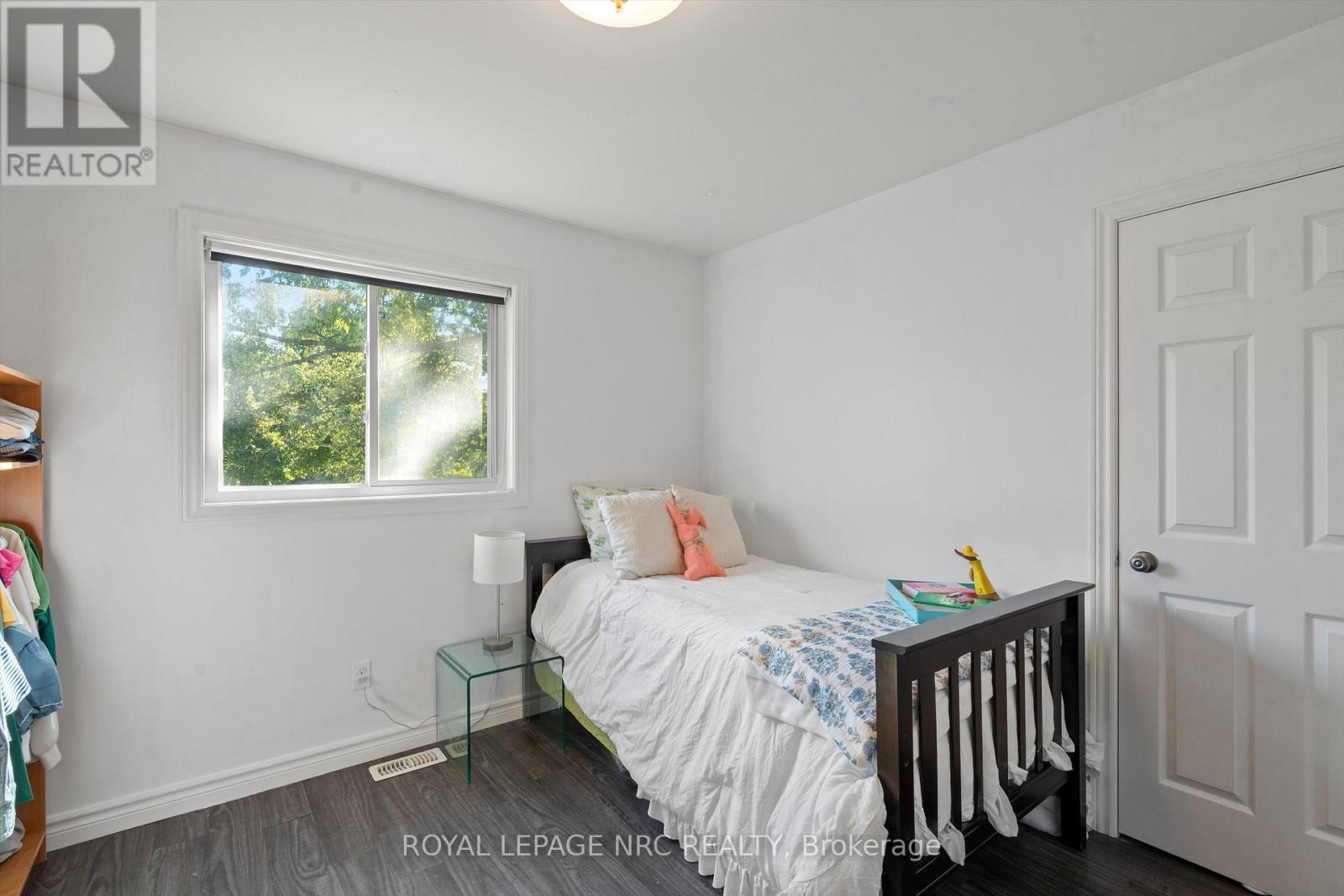 39 Quaker Road, Welland, Ontario  L3C 3G3 - Photo 12 - X12445782