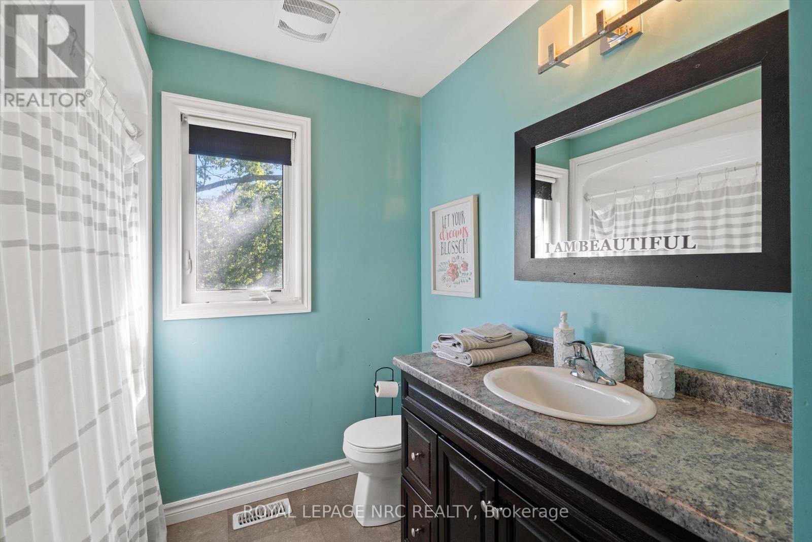 39 Quaker Road, Welland, Ontario  L3C 3G3 - Photo 14 - X12445782
