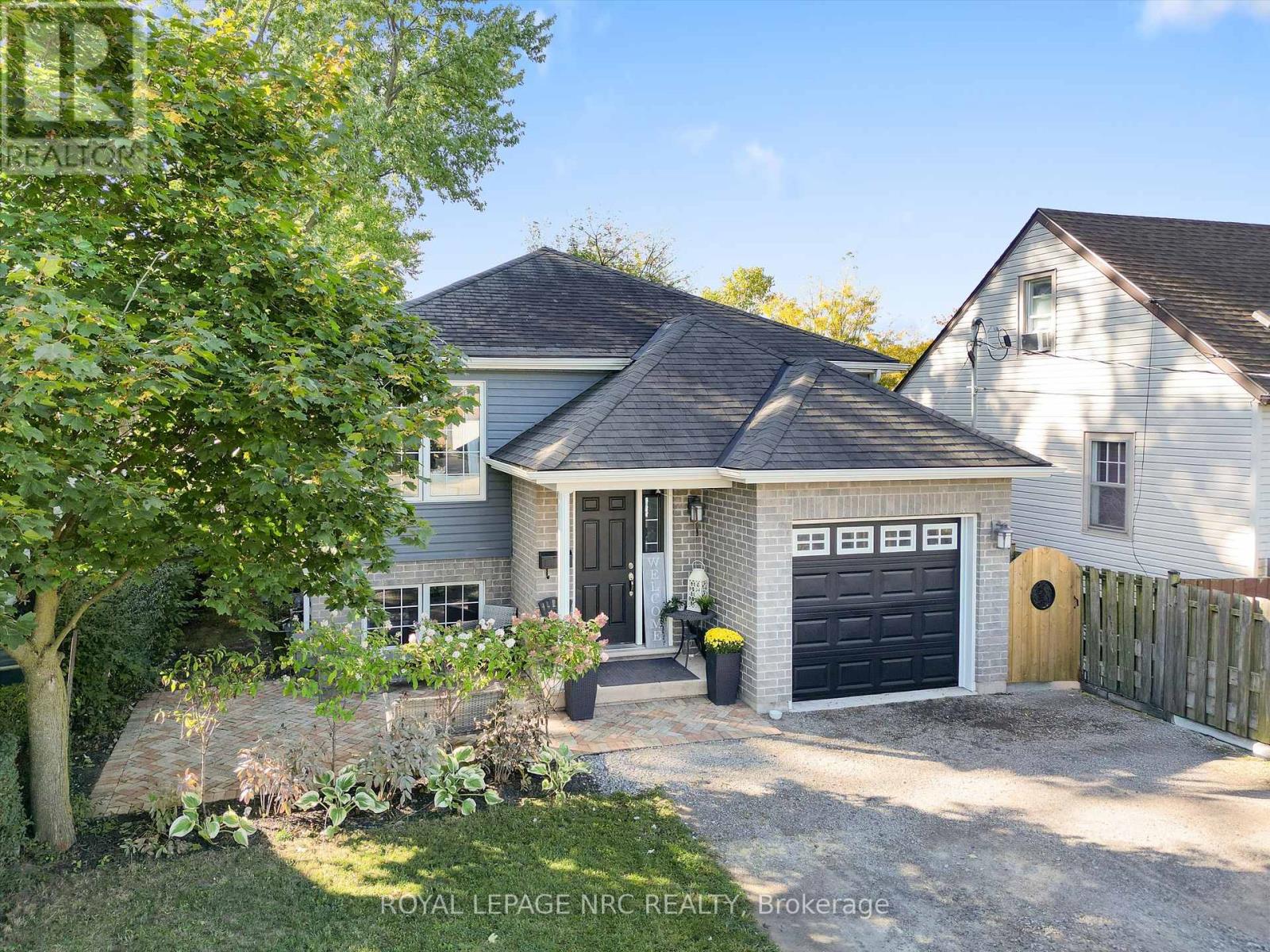 39 Quaker Road, Welland, Ontario  L3C 3G3 - Photo 2 - X12445782