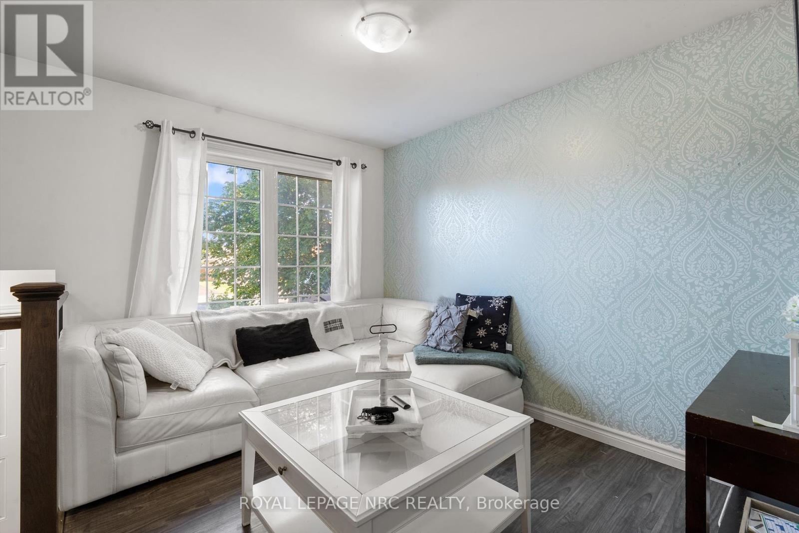 39 Quaker Road, Welland, Ontario  L3C 3G3 - Photo 5 - X12445782