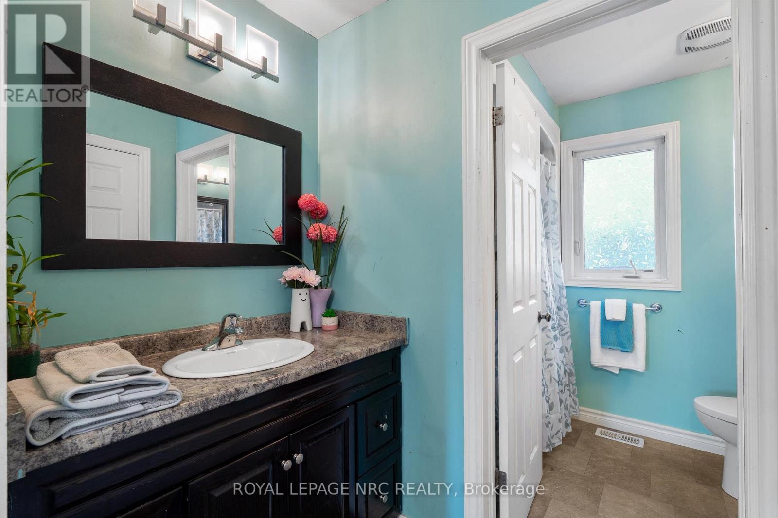 39 Quaker Road, Welland, Ontario  L3C 3G3 - Photo 6 - X12445782