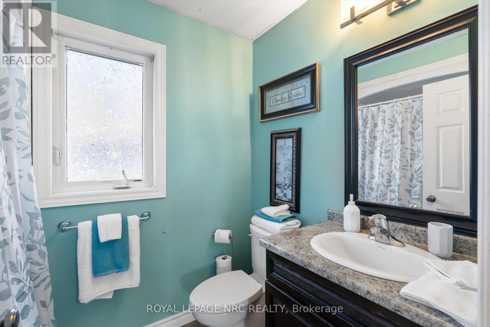39 Quaker Road, Welland, Ontario  L3C 3G3 - Photo 7 - X12445782