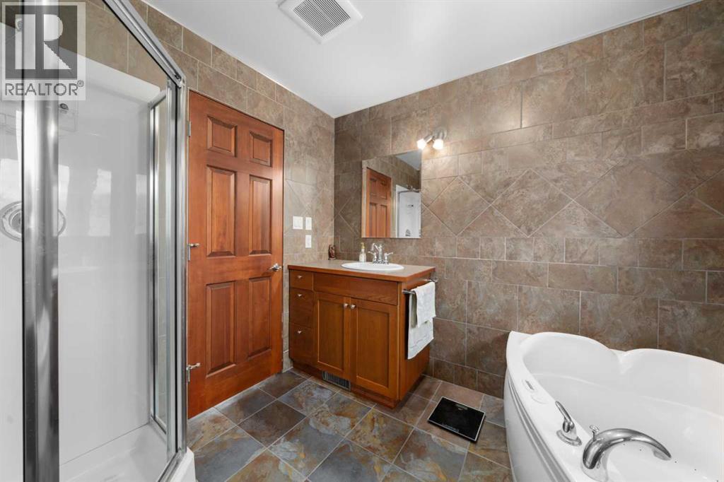 17 Oak Avenue, Okotoks, Alberta  T1S 1K6 - Photo 24 - A2241615