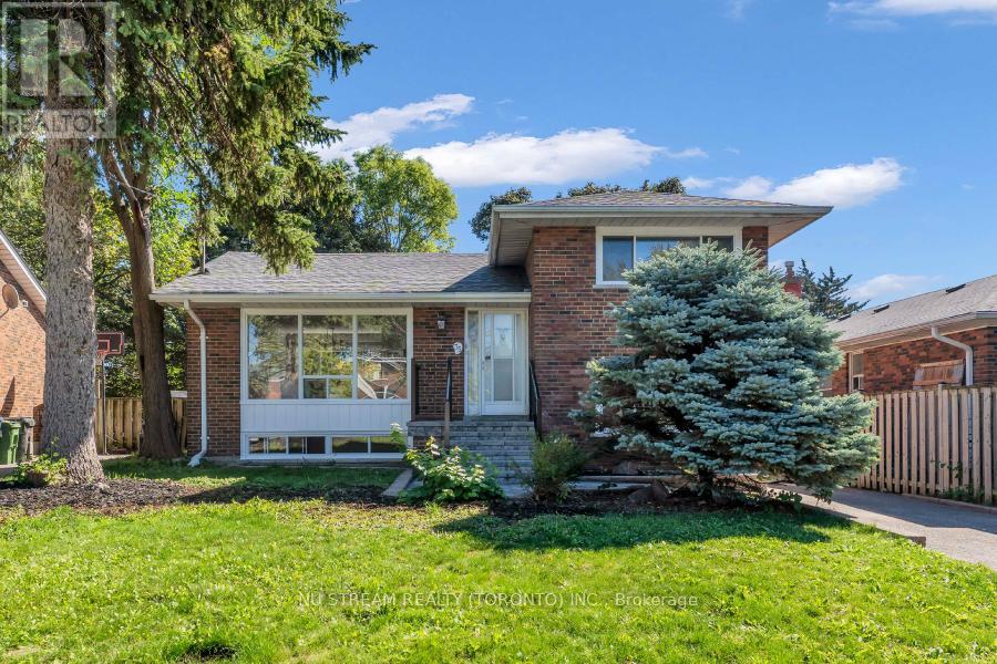 35 SHREWSBURY SQUARE, Toronto, Ontario