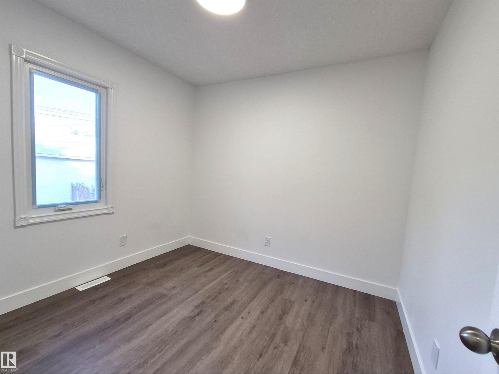 11421 83 St Nw, Edmonton, Alberta  T5B 2Y4 - Photo 11 - E4460944