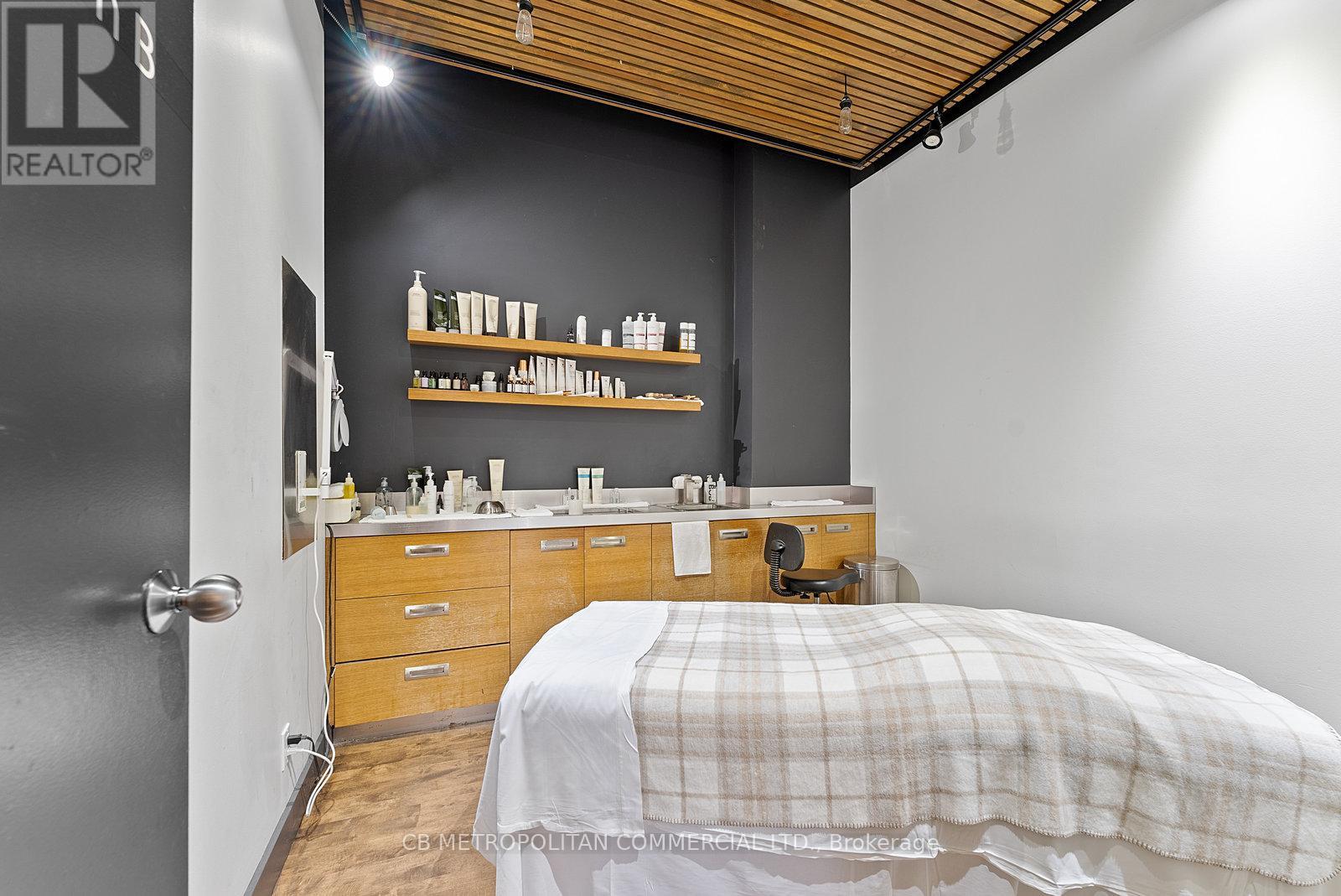 269 Queen Street W, Toronto (Waterfront Communities), Ontario  M5V 1Z9 - Photo 21 - C12445760