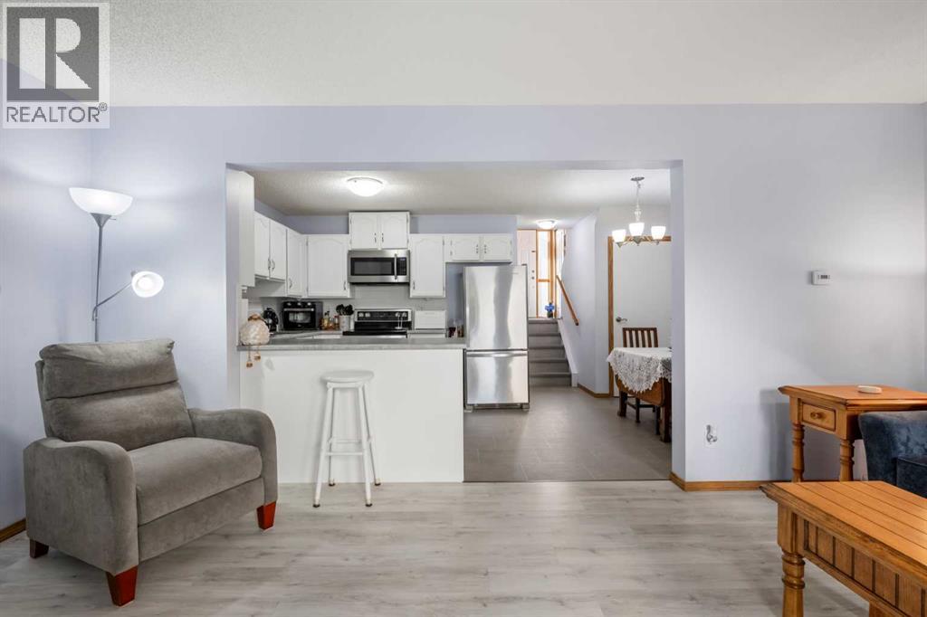 147 Somervale Park Sw, Calgary, Alberta  T2Y 3J4 - Photo 10 - A2262192