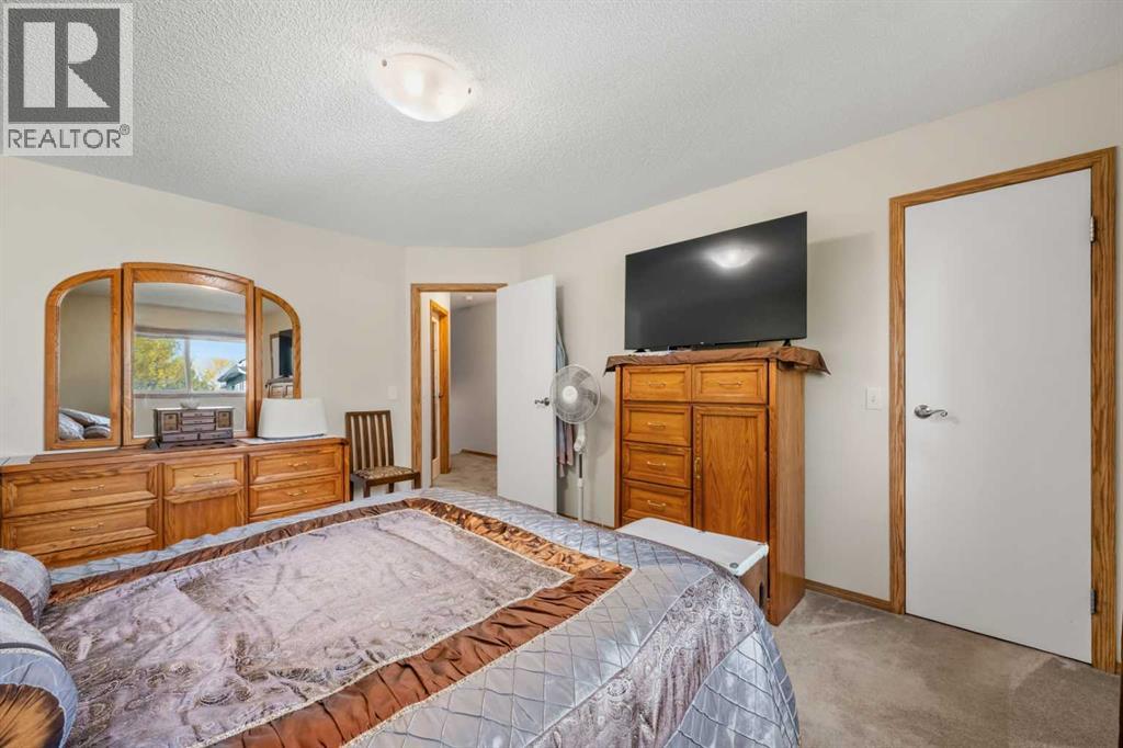 147 Somervale Park Sw, Calgary, Alberta  T2Y 3J4 - Photo 18 - A2262192