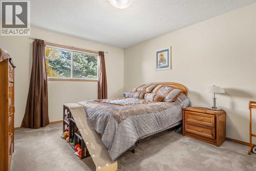 147 Somervale Park Sw, Calgary, Alberta  T2Y 3J4 - Photo 19 - A2262192