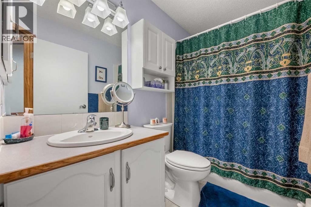147 Somervale Park Sw, Calgary, Alberta  T2Y 3J4 - Photo 21 - A2262192