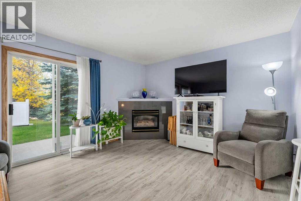 147 Somervale Park Sw, Calgary, Alberta  T2Y 3J4 - Photo 7 - A2262192