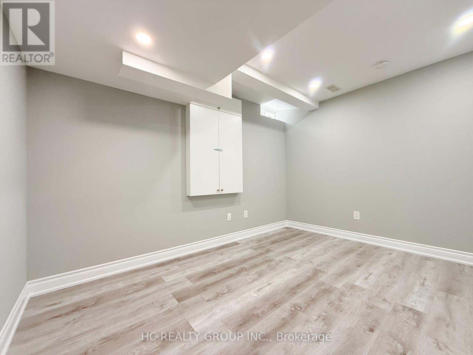 Basement - 19 Moore's Court, Markham, Ontario  L6B 0V6 - Photo 10 - N12445777