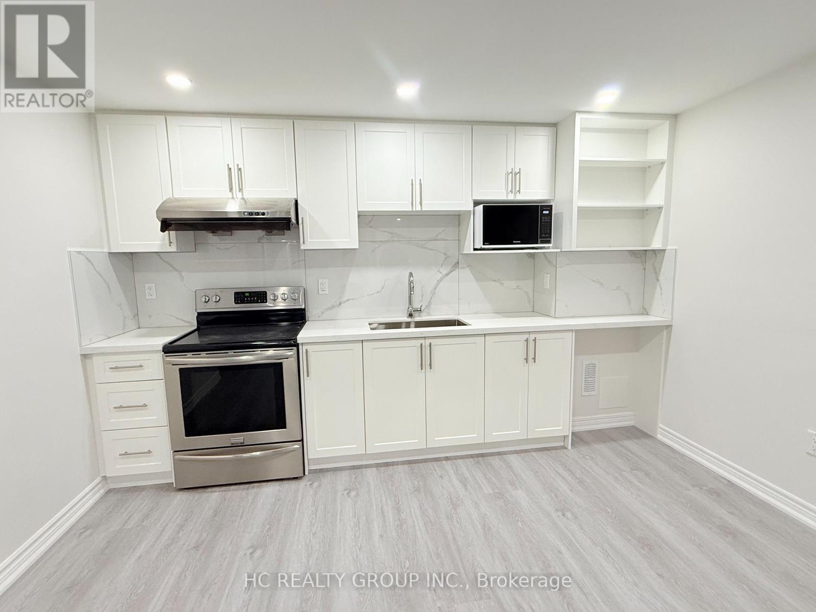 Basement - 19 Moore's Court, Markham, Ontario  L6B 0V6 - Photo 6 - N12445777