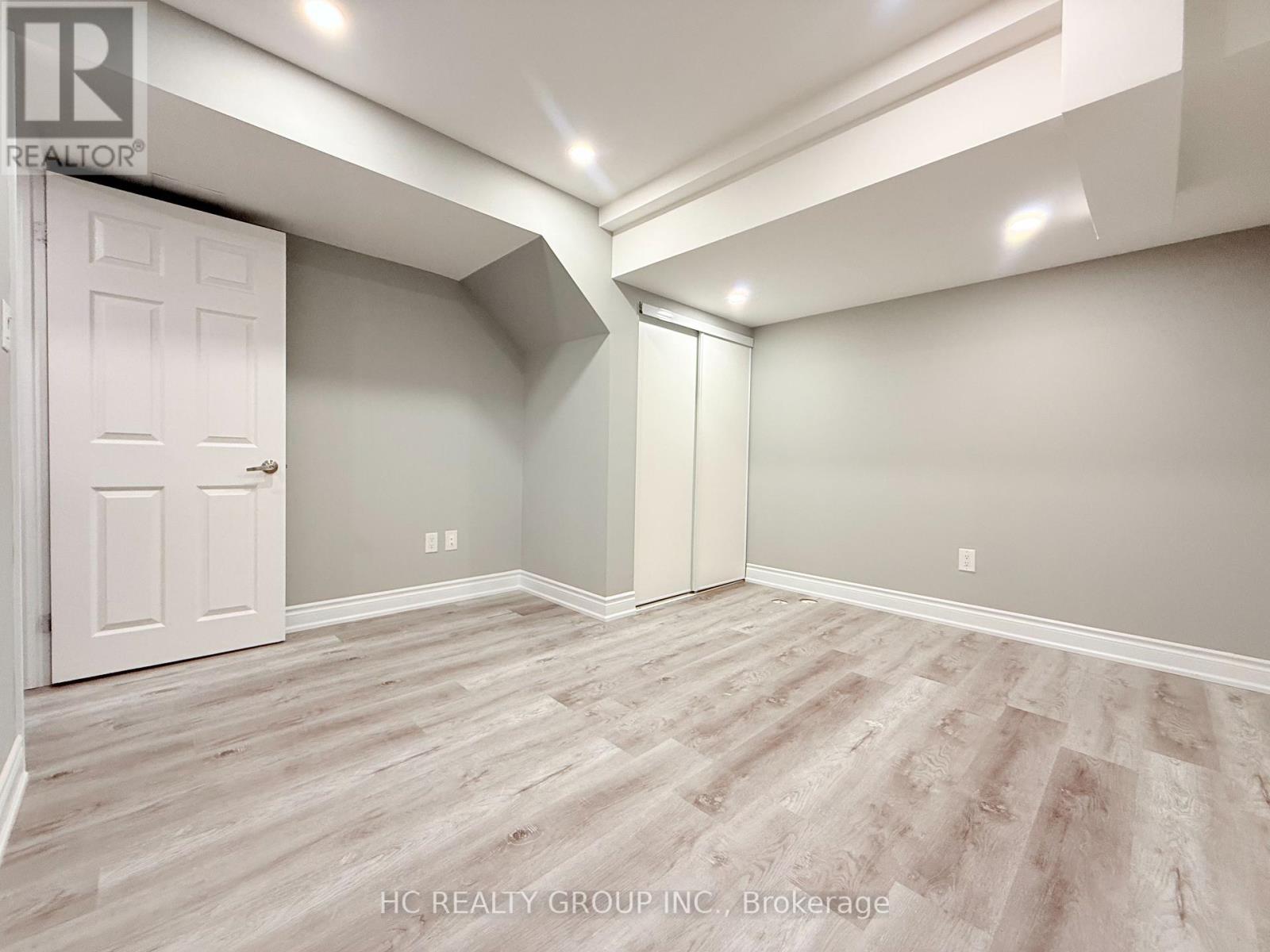 Basement - 19 Moore's Court, Markham, Ontario  L6B 0V6 - Photo 9 - N12445777