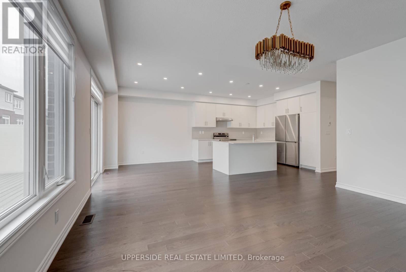 73 Gemini Drive, Barrie, Ontario  L9J 0P8 - Photo 10 - S12445784