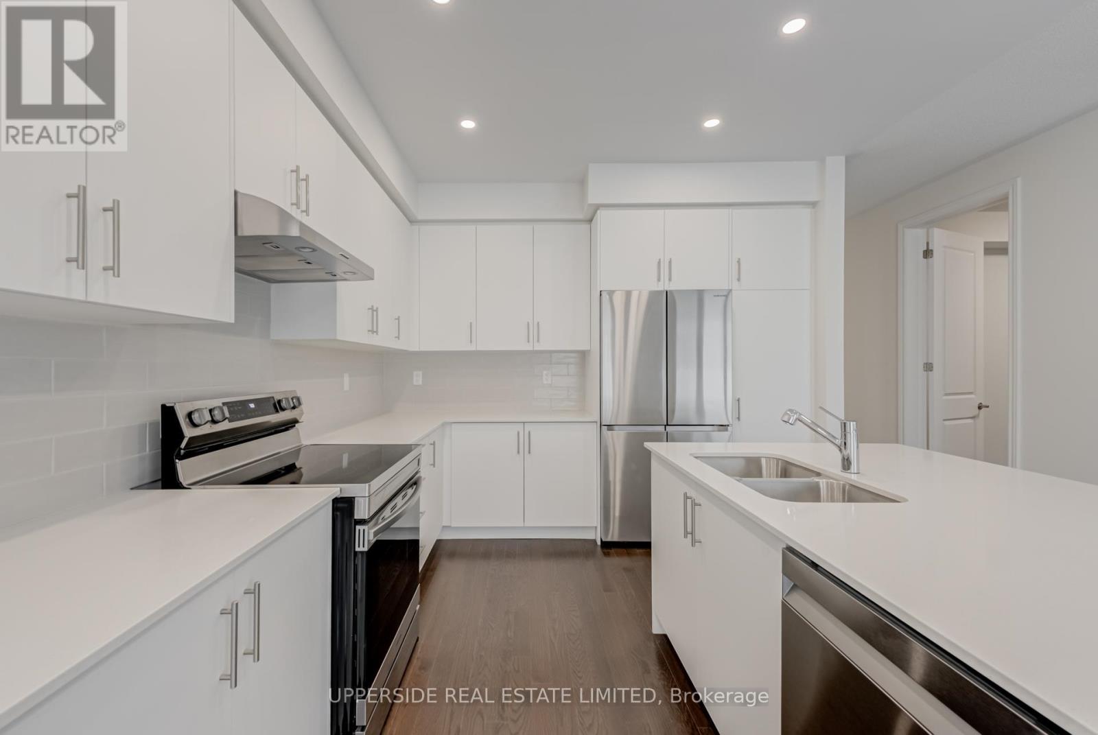 73 Gemini Drive, Barrie, Ontario  L9J 0P8 - Photo 14 - S12445784