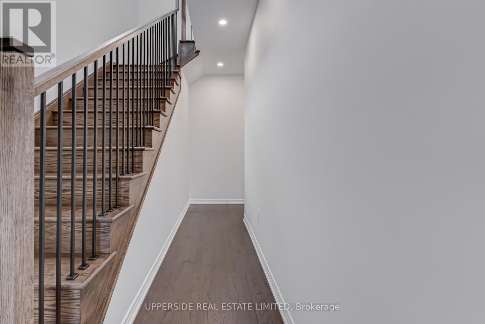 73 Gemini Drive, Barrie, Ontario  L9J 0P8 - Photo 6 - S12445784