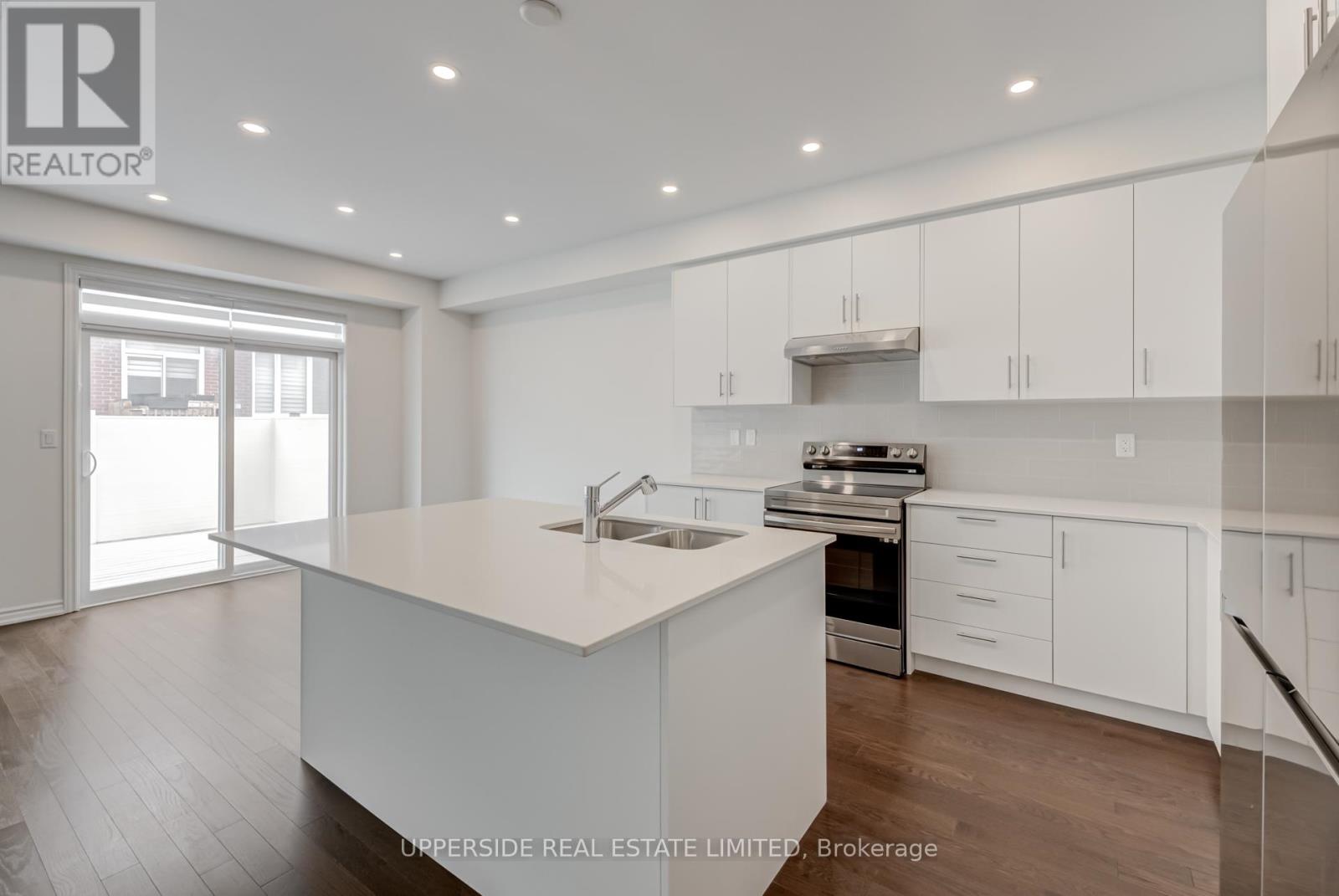 73 Gemini Drive, Barrie, Ontario  L9J 0P8 - Photo 8 - S12445784