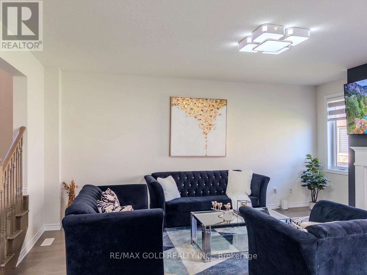 119 Petch Avenue, Caledon, Ontario  L7C 1Z9 - Photo 12 - W12445761