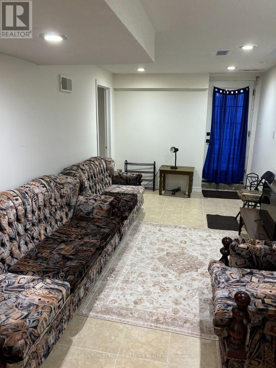 Bsmt - 203 Drinkwater Road, Brampton, Ontario  L6Y 4Z3 - Photo 2 - W12445768