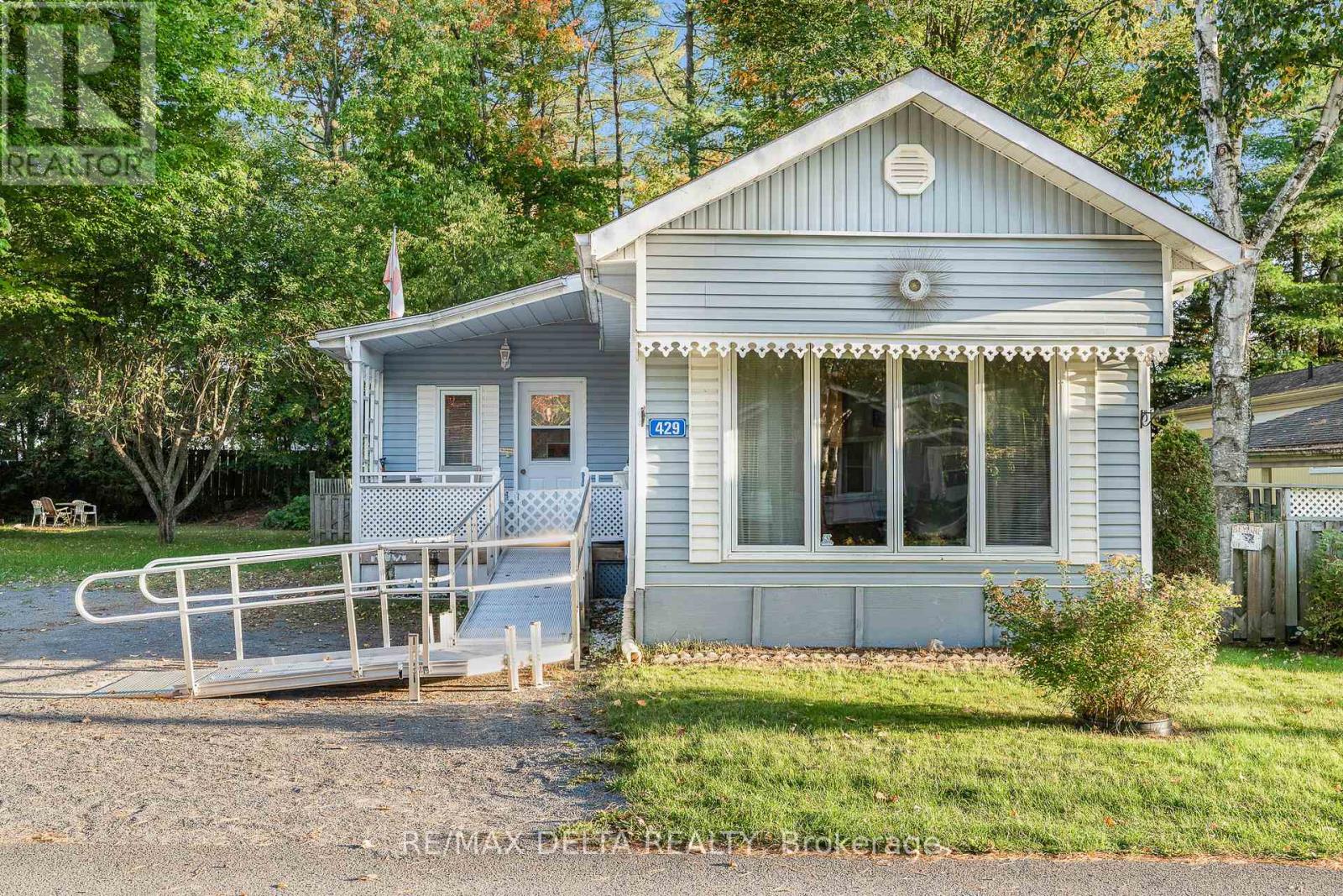 429 - 8250 County Rd 17 S, Clarence-Rockland, Ontario  K4K 1K7 - Photo 2 - X12445790