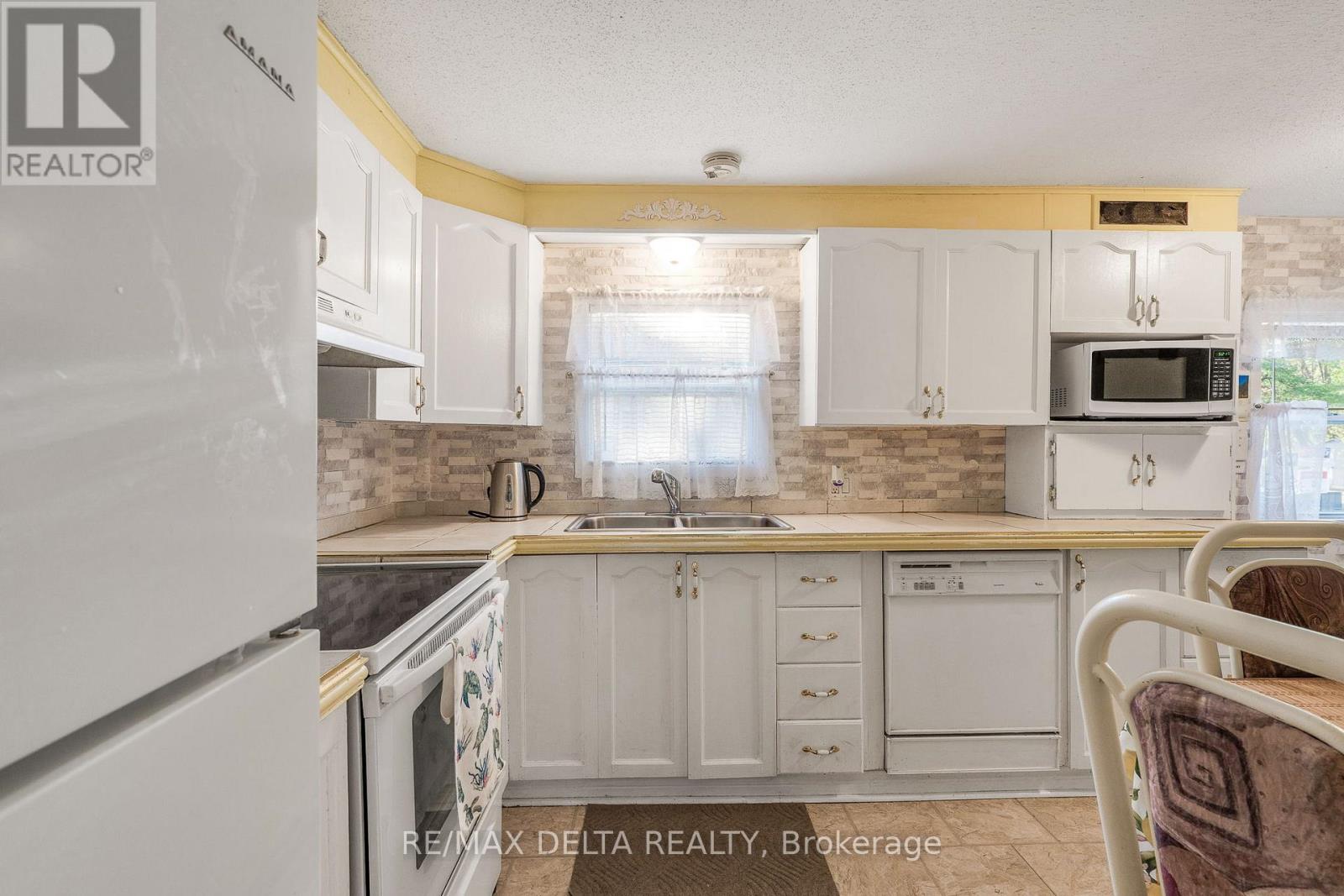 429 - 8250 County Rd 17 S, Clarence-Rockland, Ontario  K4K 1K7 - Photo 9 - X12445790