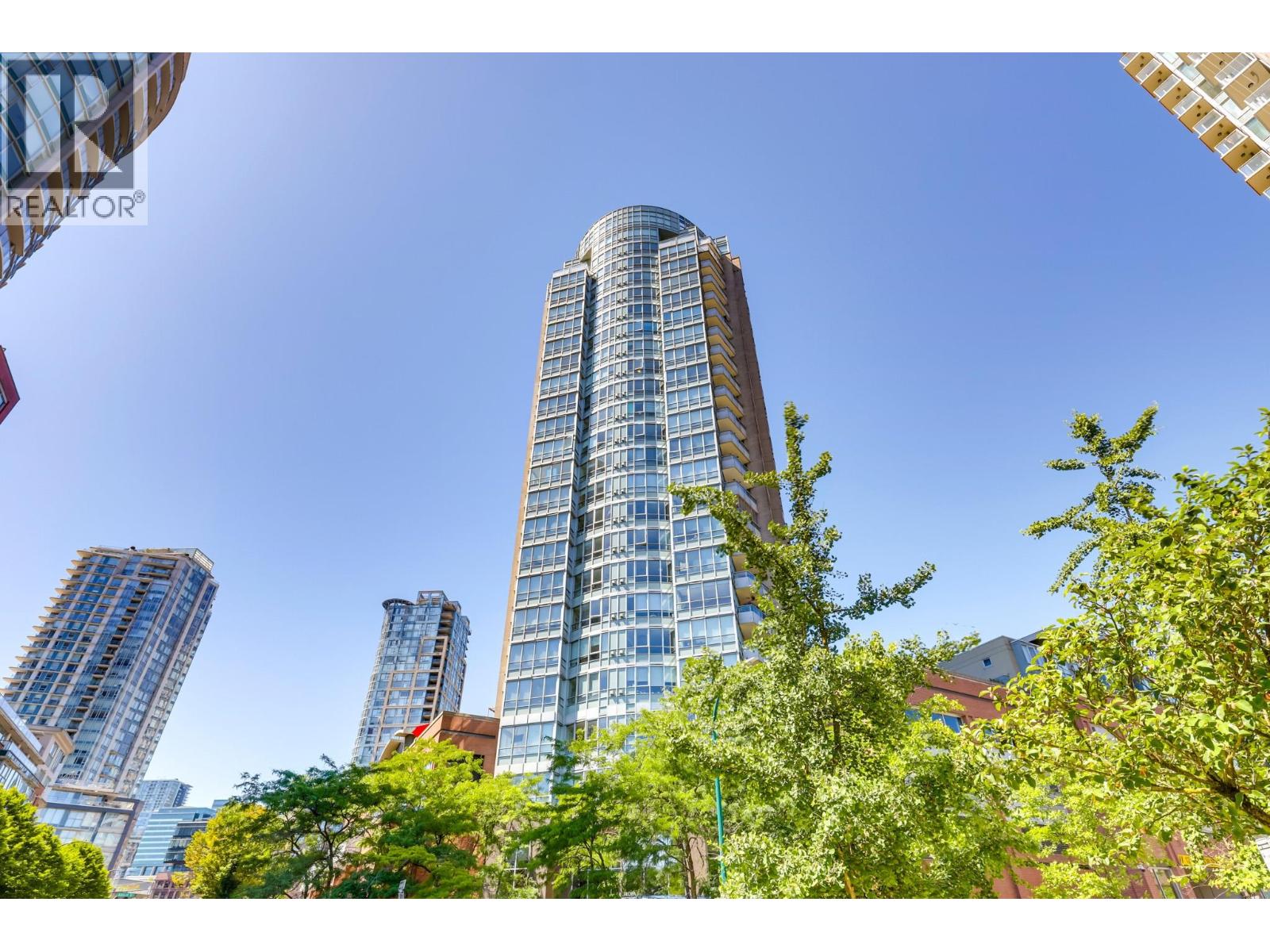 TH6 63 KEEFER PLACE, Vancouver, British Columbia