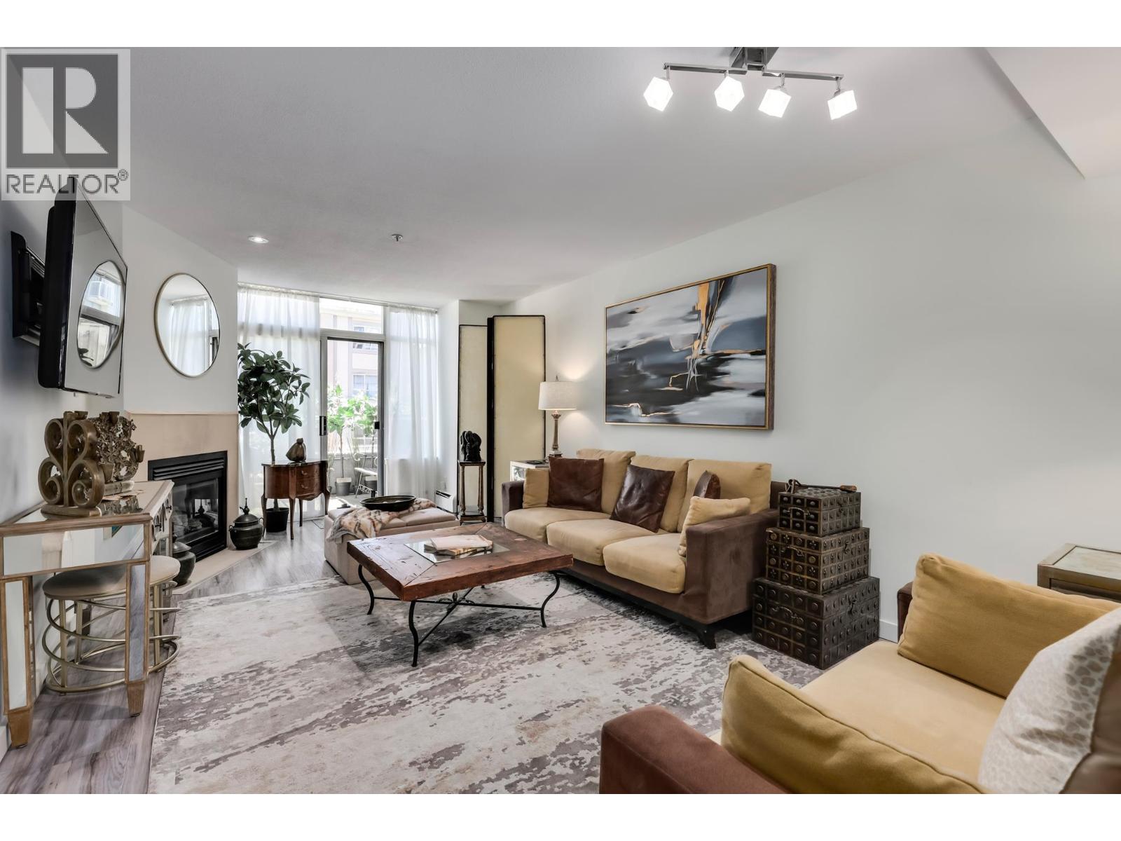 Th6 63 Keefer Place, Vancouver, British Columbia  V6B 6N6 - Photo 3 - R3050084