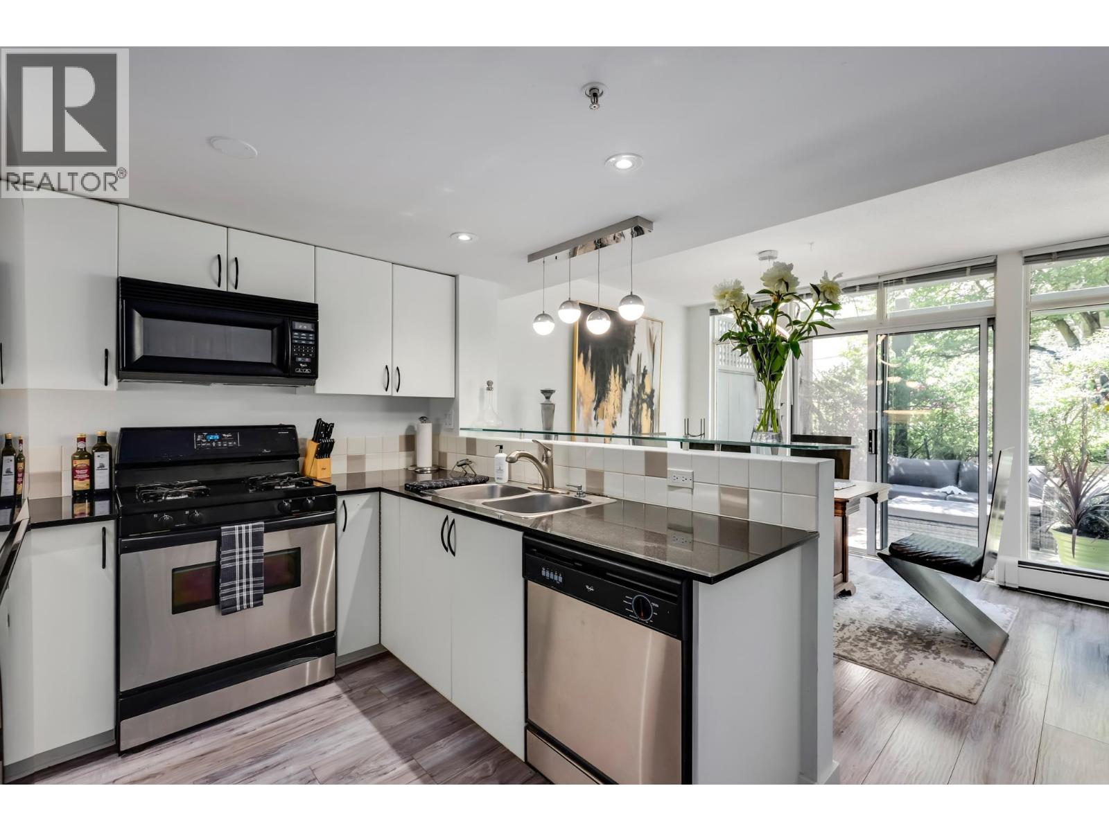 Th6 63 Keefer Place, Vancouver, British Columbia  V6B 6N6 - Photo 4 - R3050084