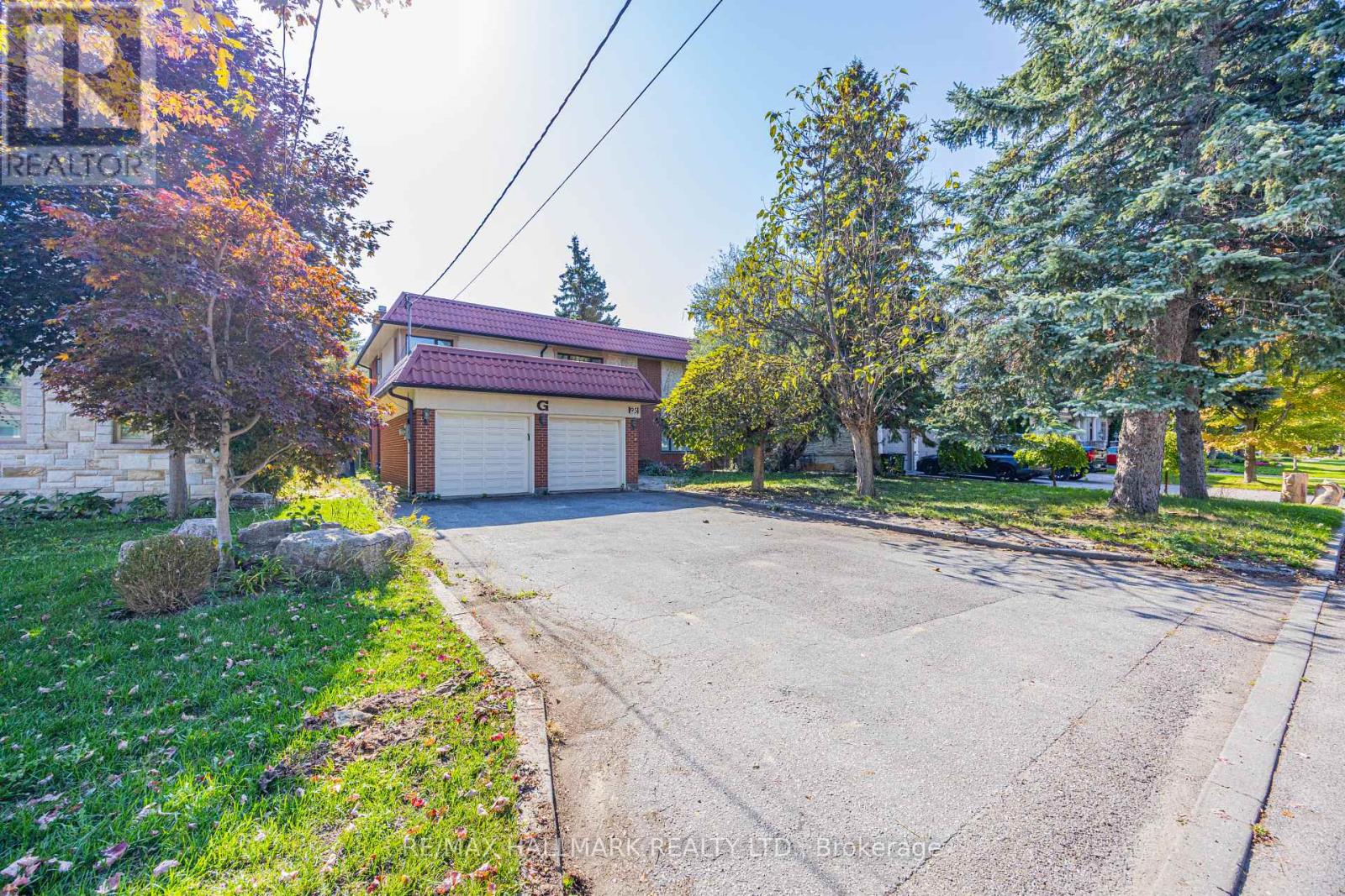 95 CAINES AVENUE, Toronto, Ontario