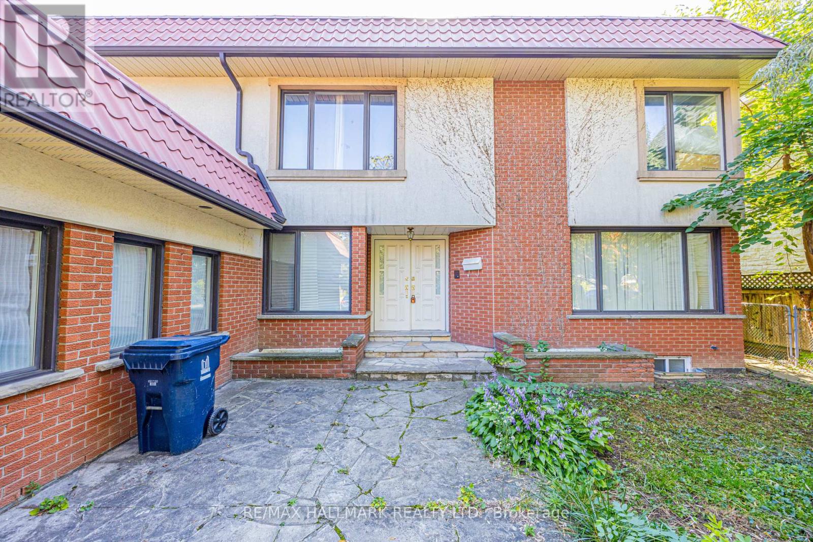 95 Caines Avenue, Toronto, Ontario  M2R 2L2 - Photo 2 - C12445792