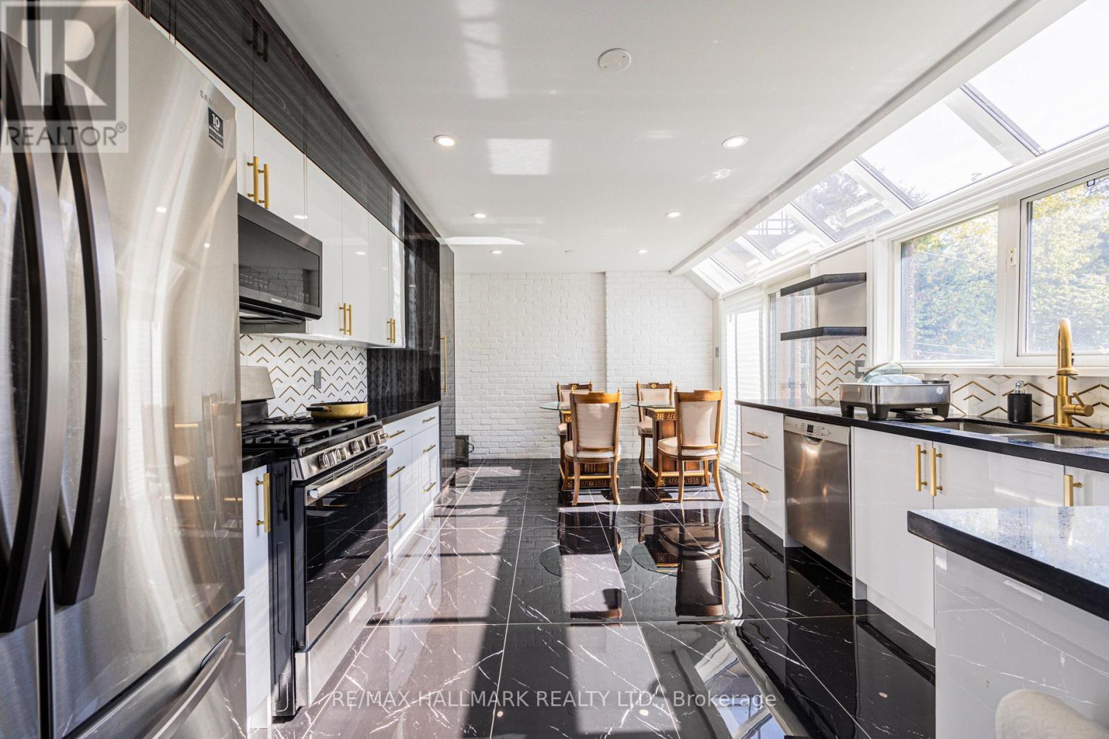 95 Caines Avenue, Toronto, Ontario  M2R 2L2 - Photo 8 - C12445792