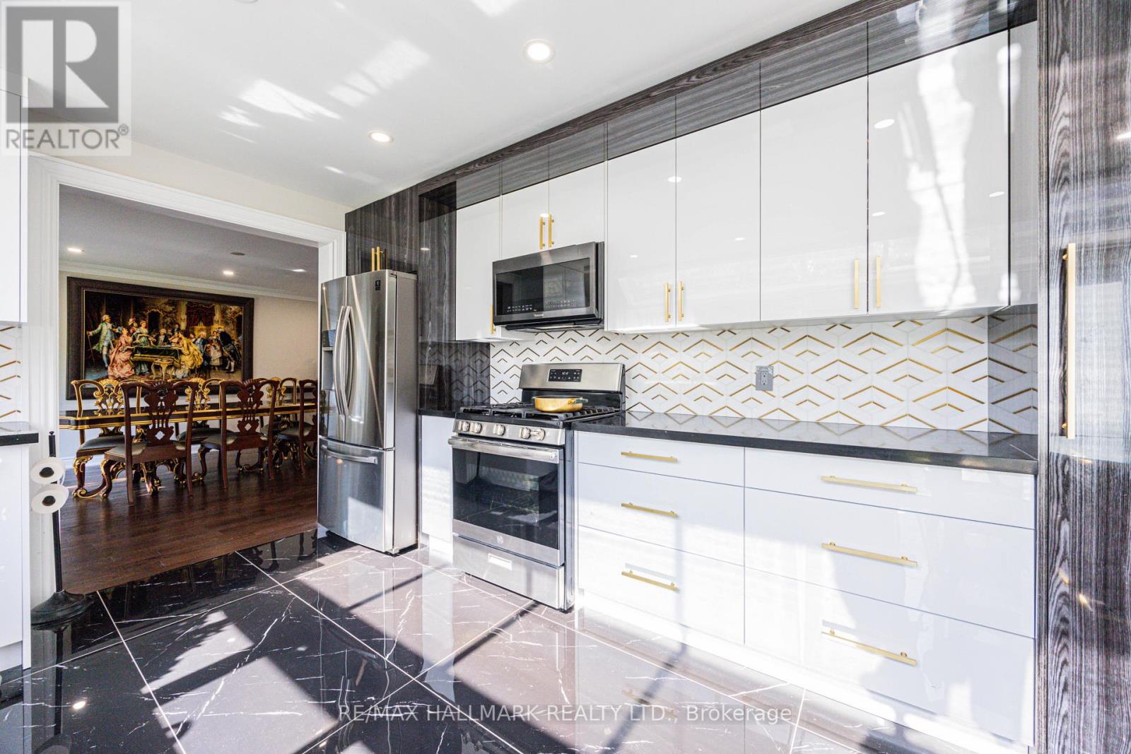 95 Caines Avenue, Toronto, Ontario  M2R 2L2 - Photo 9 - C12445792