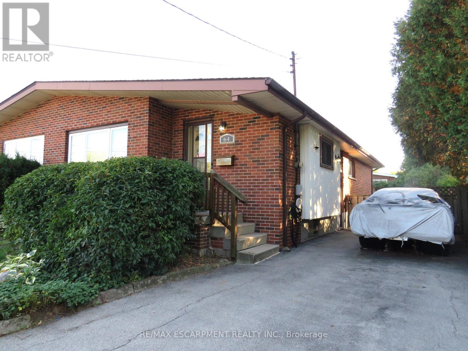 64 Luscombe Street, Hamilton, Ontario  L9A 2J8 - Photo 2 - X12375678
