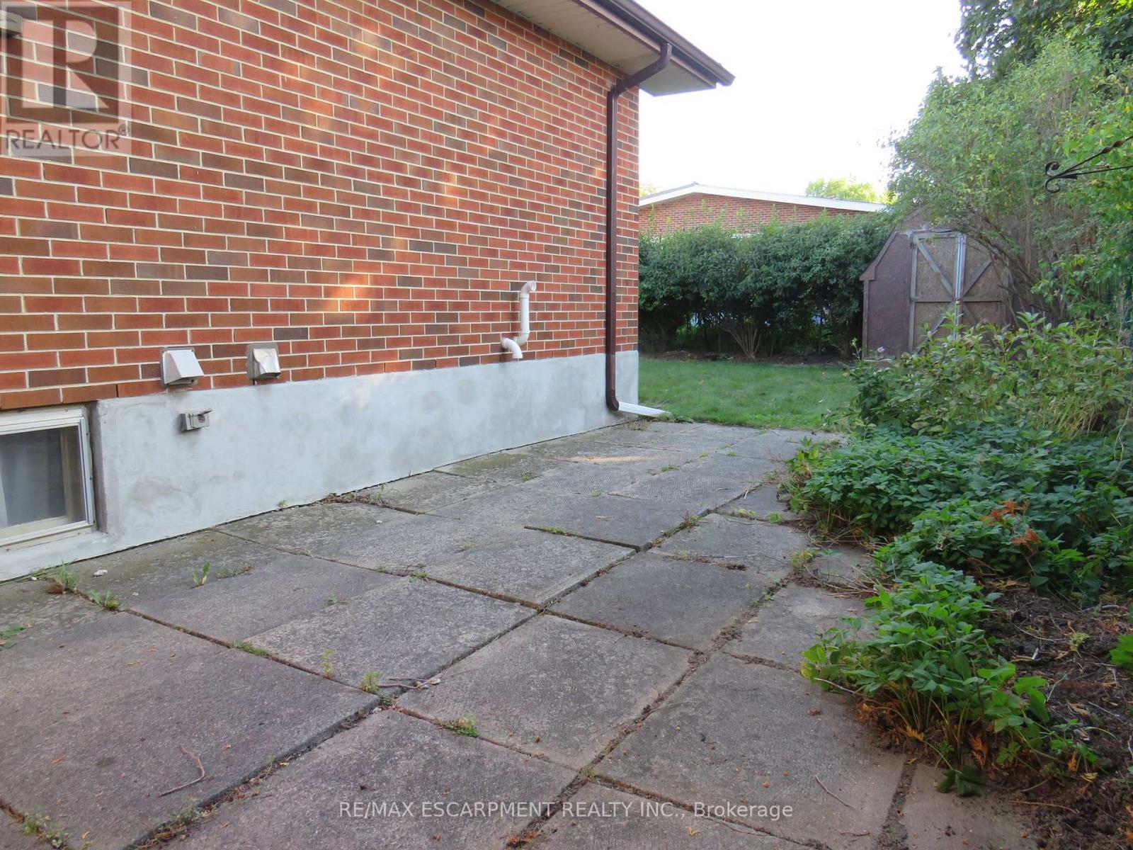 64 Luscombe Street, Hamilton, Ontario  L9A 2J8 - Photo 31 - X12375678