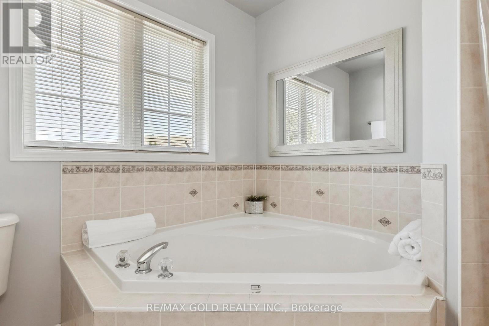 15 Blanchard Court, Whitby, Ontario  L1M 1H5 - Photo 24 - E12385843