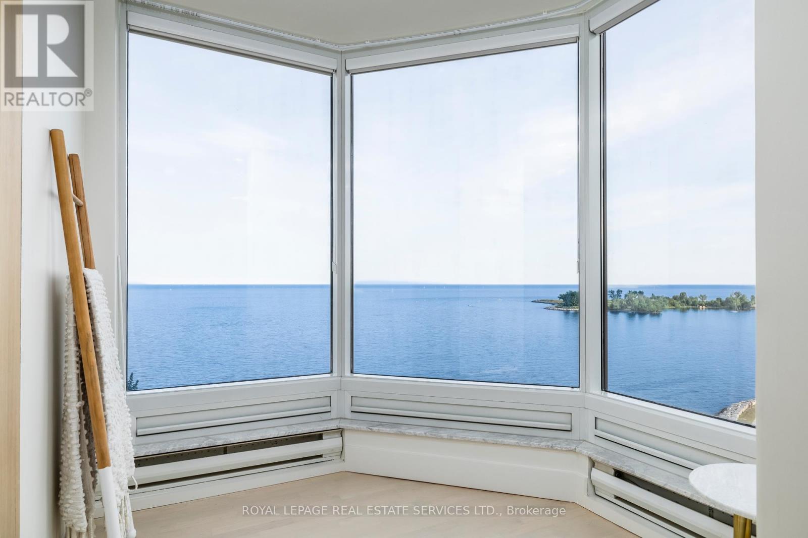 1203 - 1 Palace Pier Court, Toronto, Ontario  M8V 3W9 - Photo 11 - W12269306
