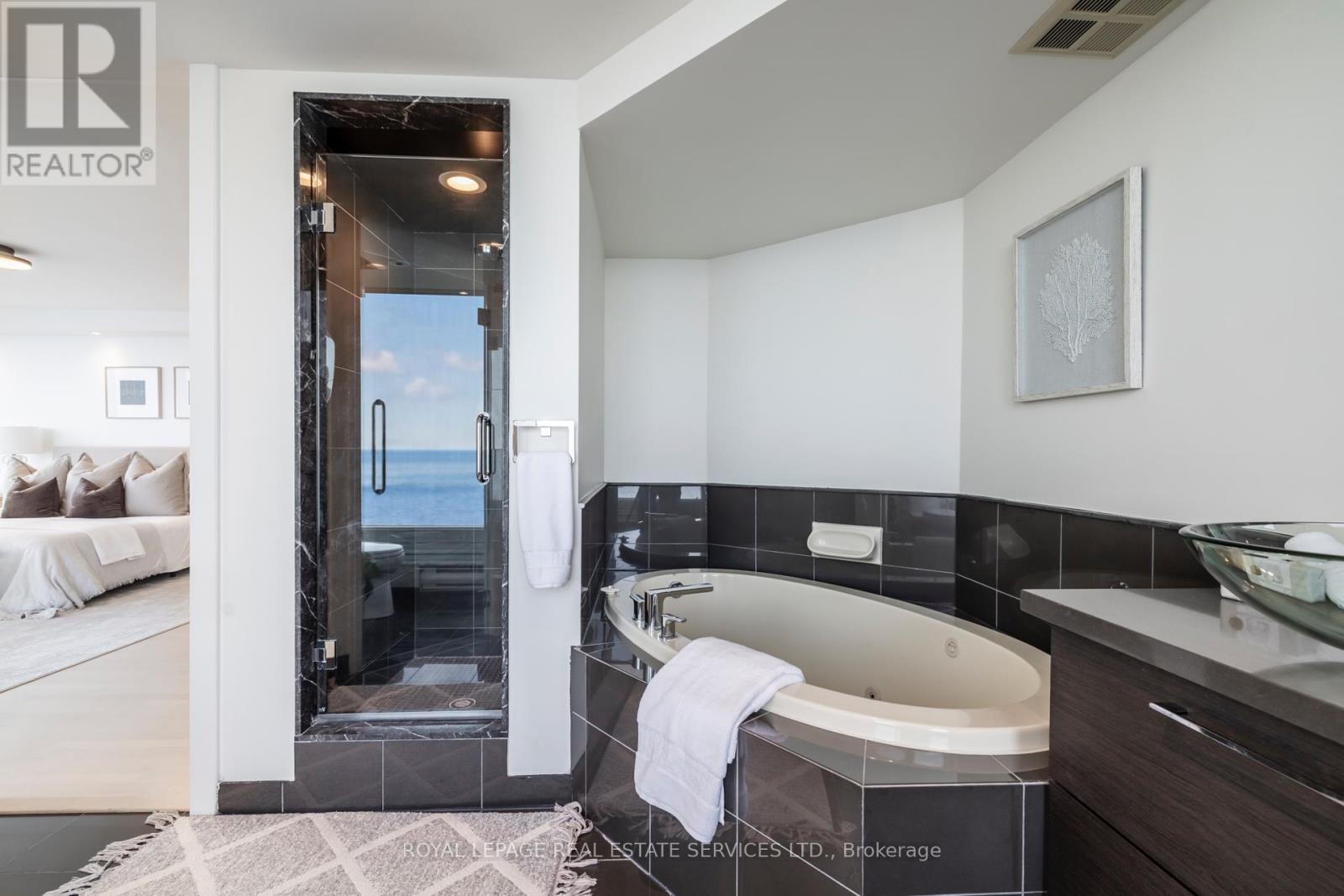1203 - 1 Palace Pier Court, Toronto, Ontario  M8V 3W9 - Photo 16 - W12269306