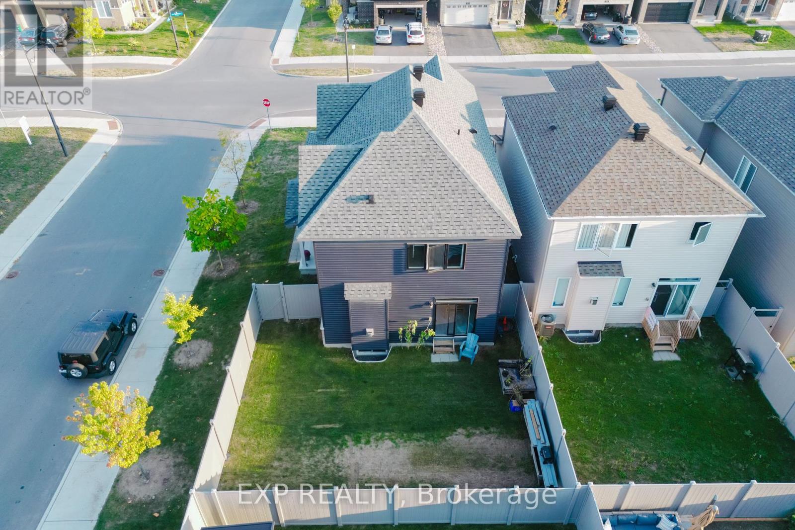 796 Cappamore Drive, Ottawa, Ontario  K2J 6V6 - Photo 3 - X12445798