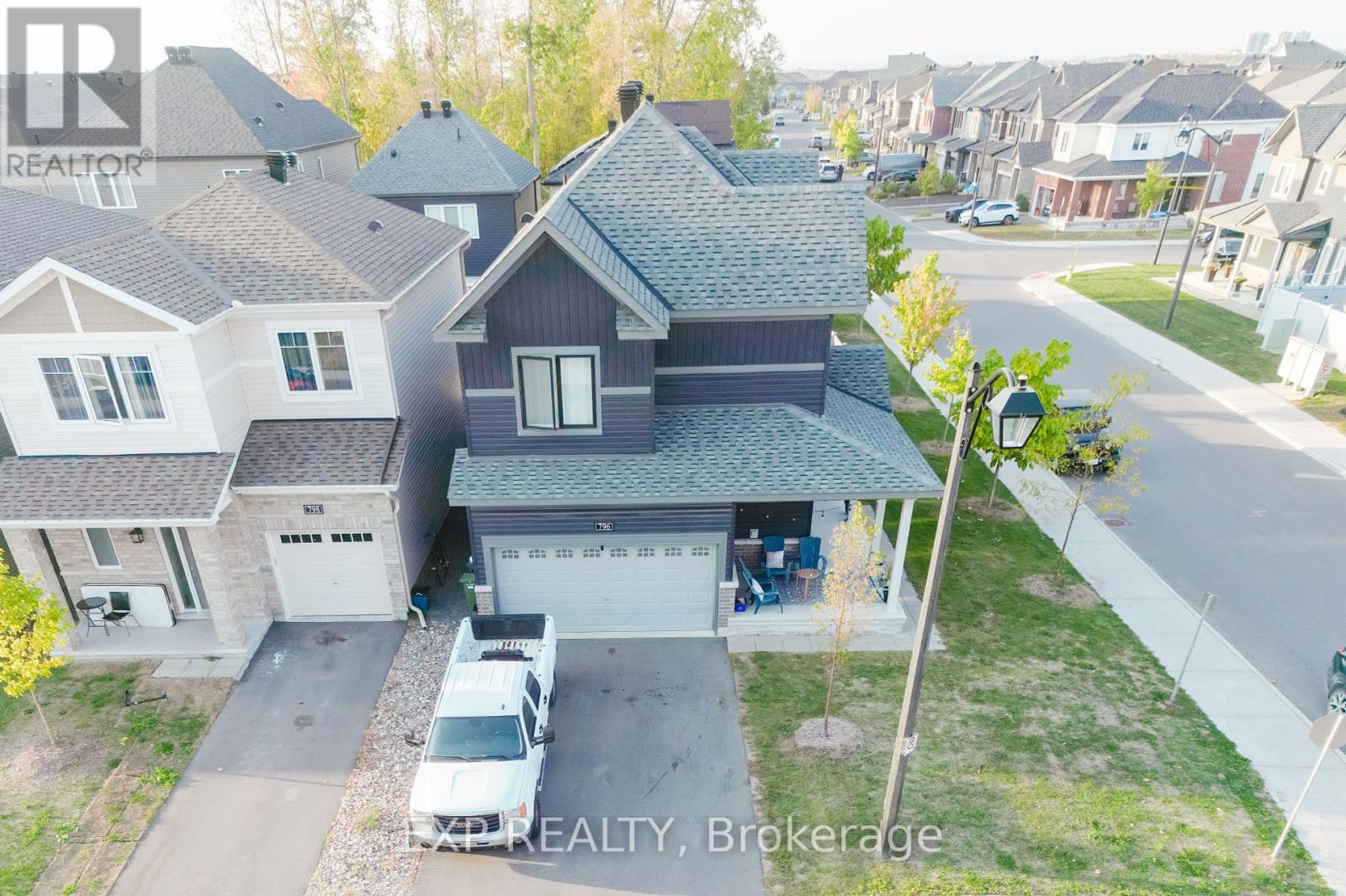 796 Cappamore Drive, Ottawa, Ontario  K2J 6V6 - Photo 4 - X12445798