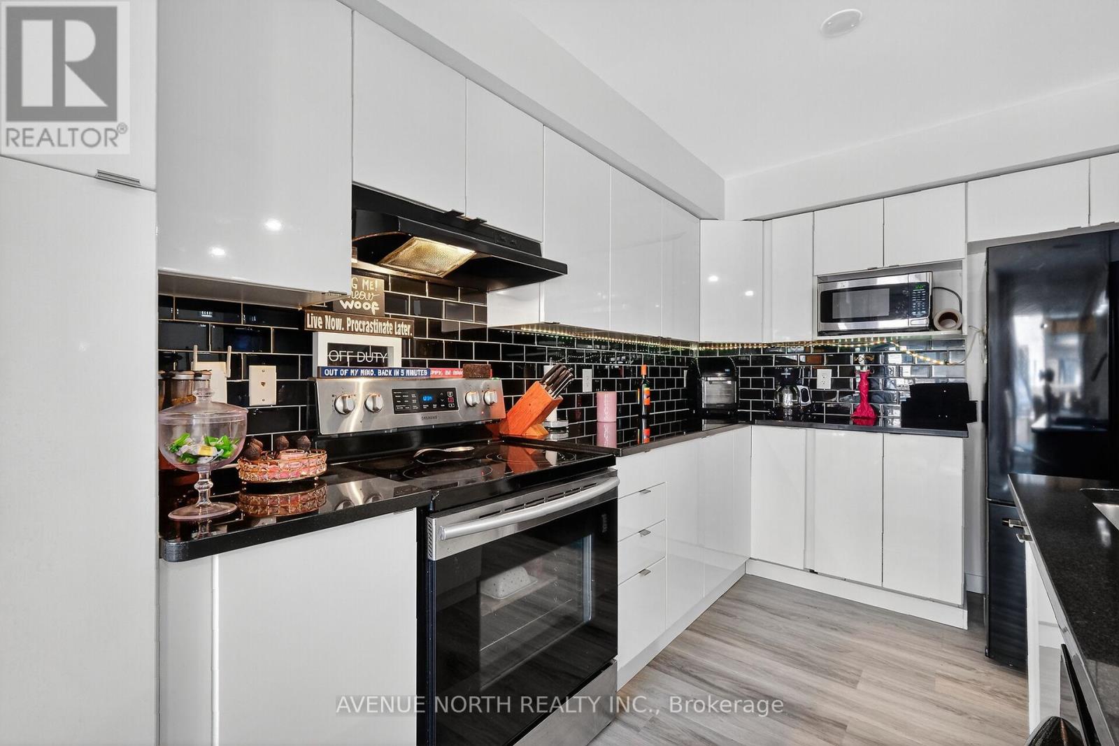 208 Kingswell Street, Ottawa, Ontario  K1T 0L1 - Photo 11 - X12445810
