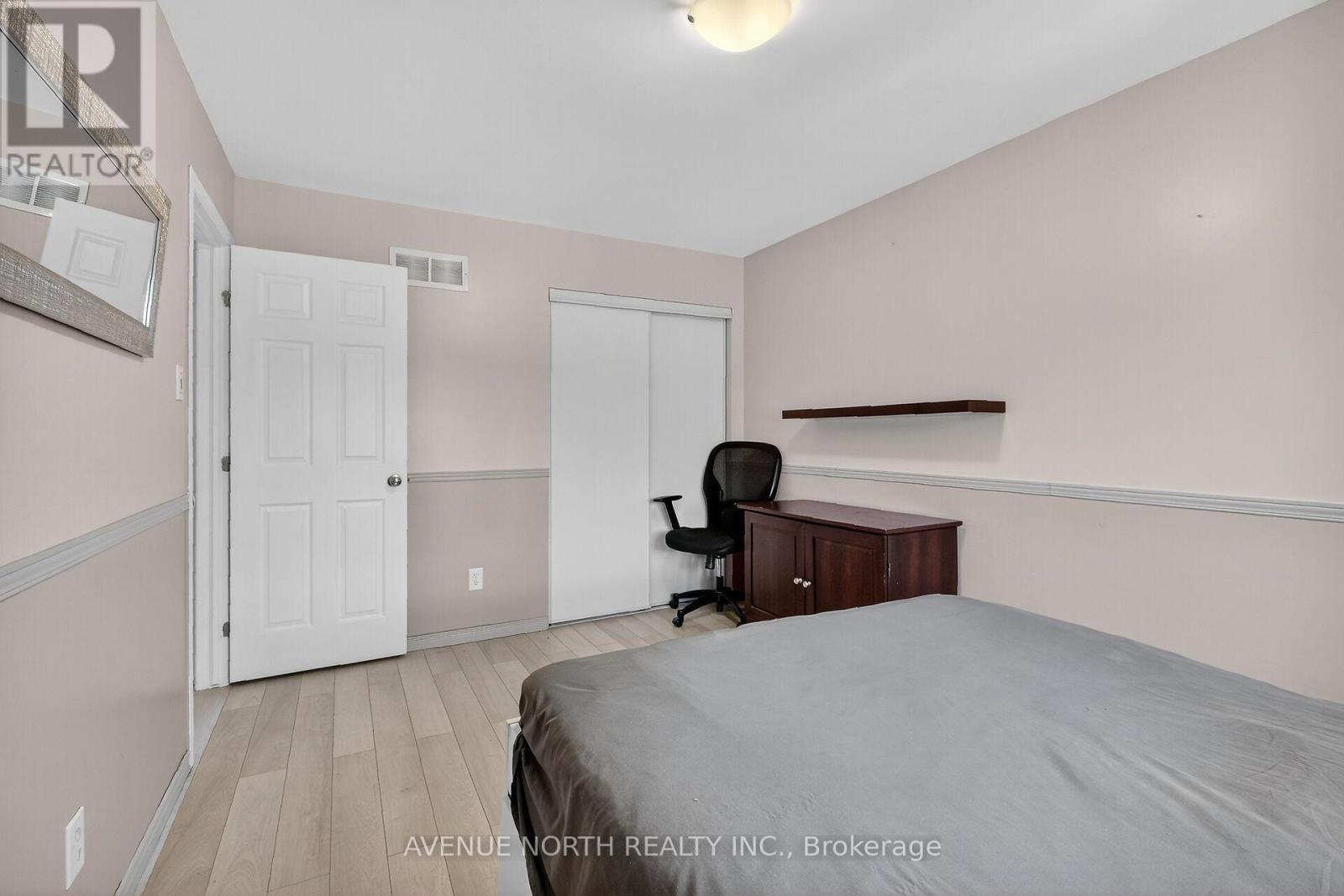 208 Kingswell Street, Ottawa, Ontario  K1T 0L1 - Photo 14 - X12445810