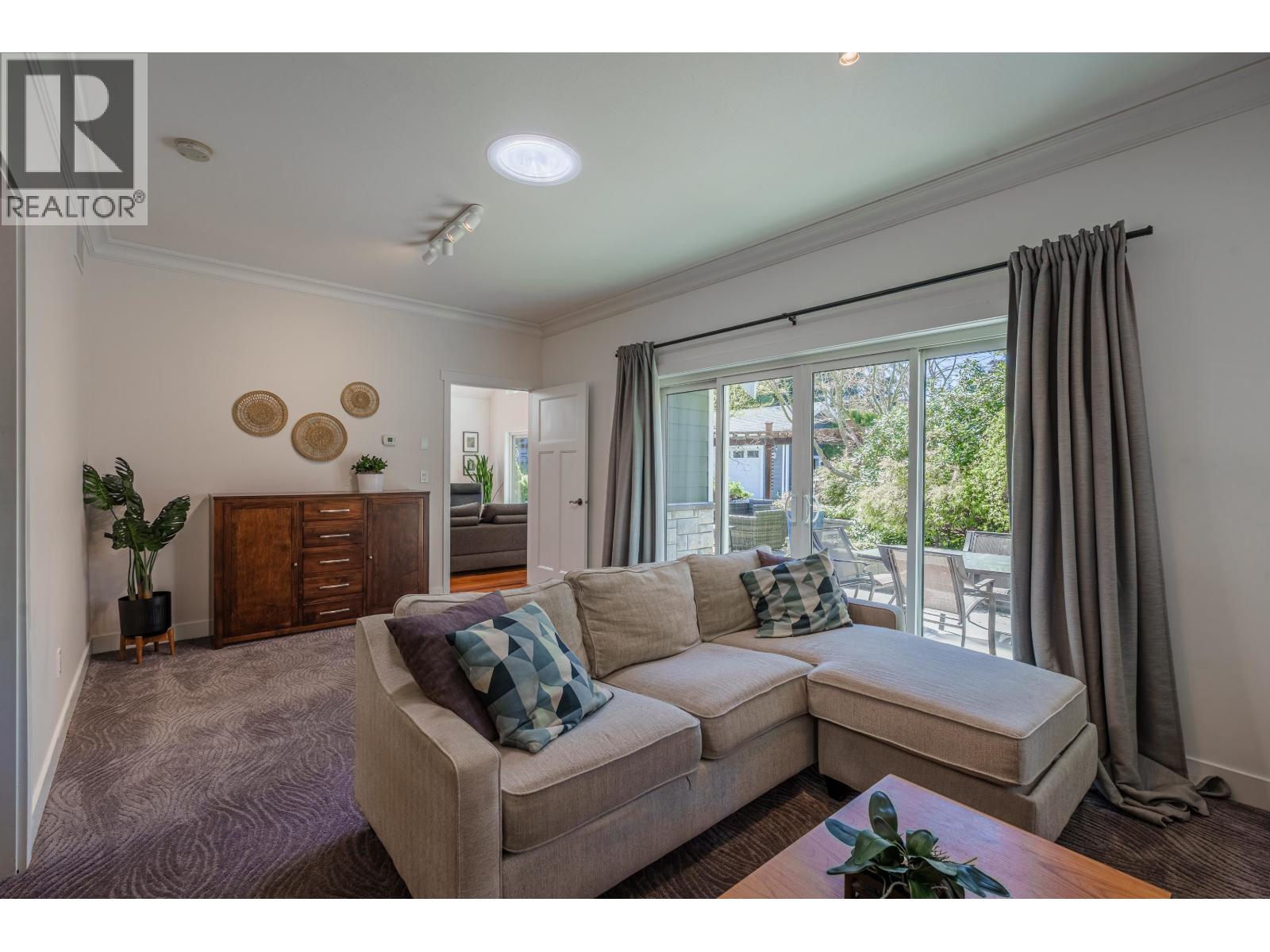 6323 Oracle Road, Sechelt, British Columbia  V7Z 0R8 - Photo 11 - R3036826