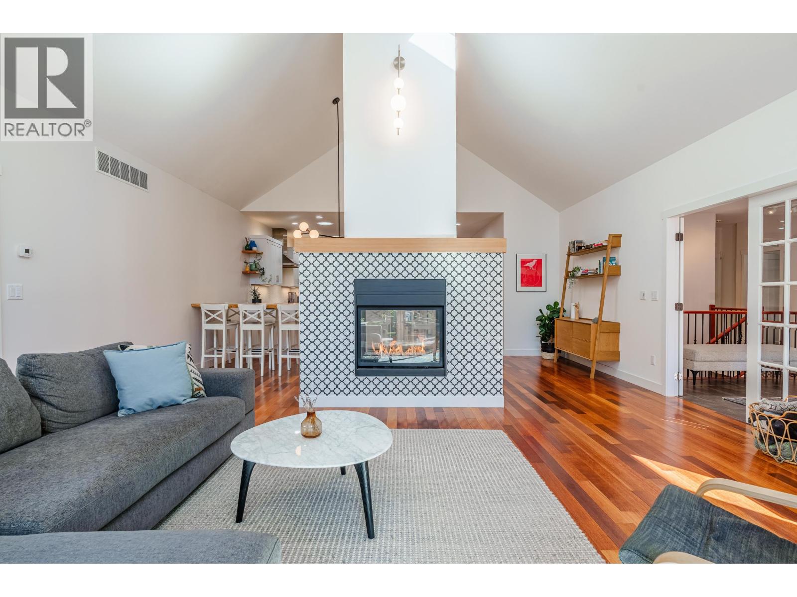 6323 Oracle Road, Sechelt, British Columbia  V7Z 0R8 - Photo 3 - R3036826