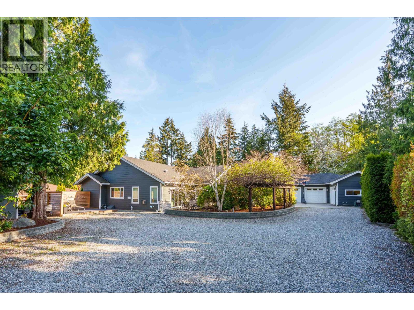 6323 ORACLE ROAD, Sechelt, British Columbia