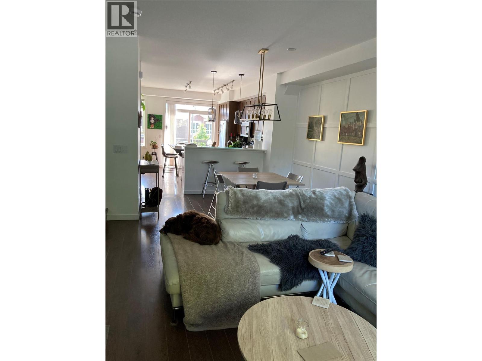 589 Boynton Place, Kelowna, British Columbia  V1V 3B5 - Photo 2 - 10363461